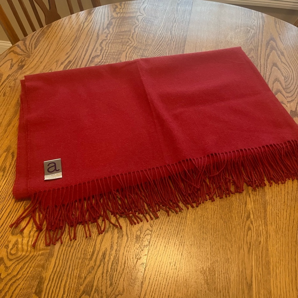 Alicia Adams Alpaca LUXURY HERRINGBONE THROW WRAP Red appx 52” x 72” EUC